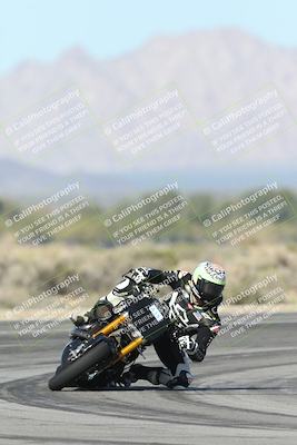 media/Jan-15-2026-Racers Edge (Thu) [[dfebeb70ab]]/2-A Group/Session 3 (Turn 16)/